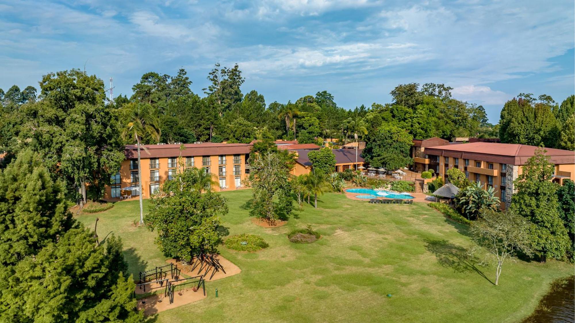 African Sky Hotels - Pine Lake Inn Уайт-Ривер Экстерьер фото