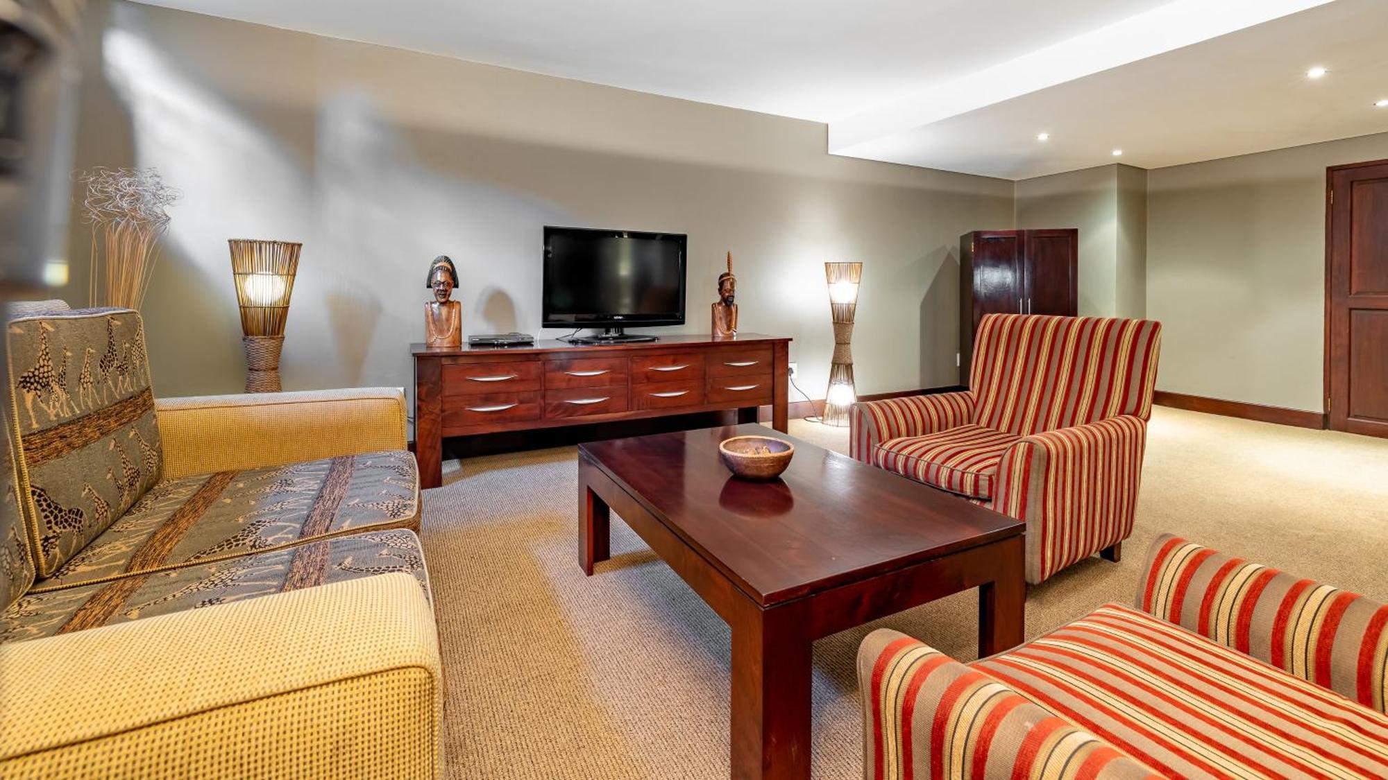 African Sky Hotels - Pine Lake Inn Уайт-Ривер Экстерьер фото