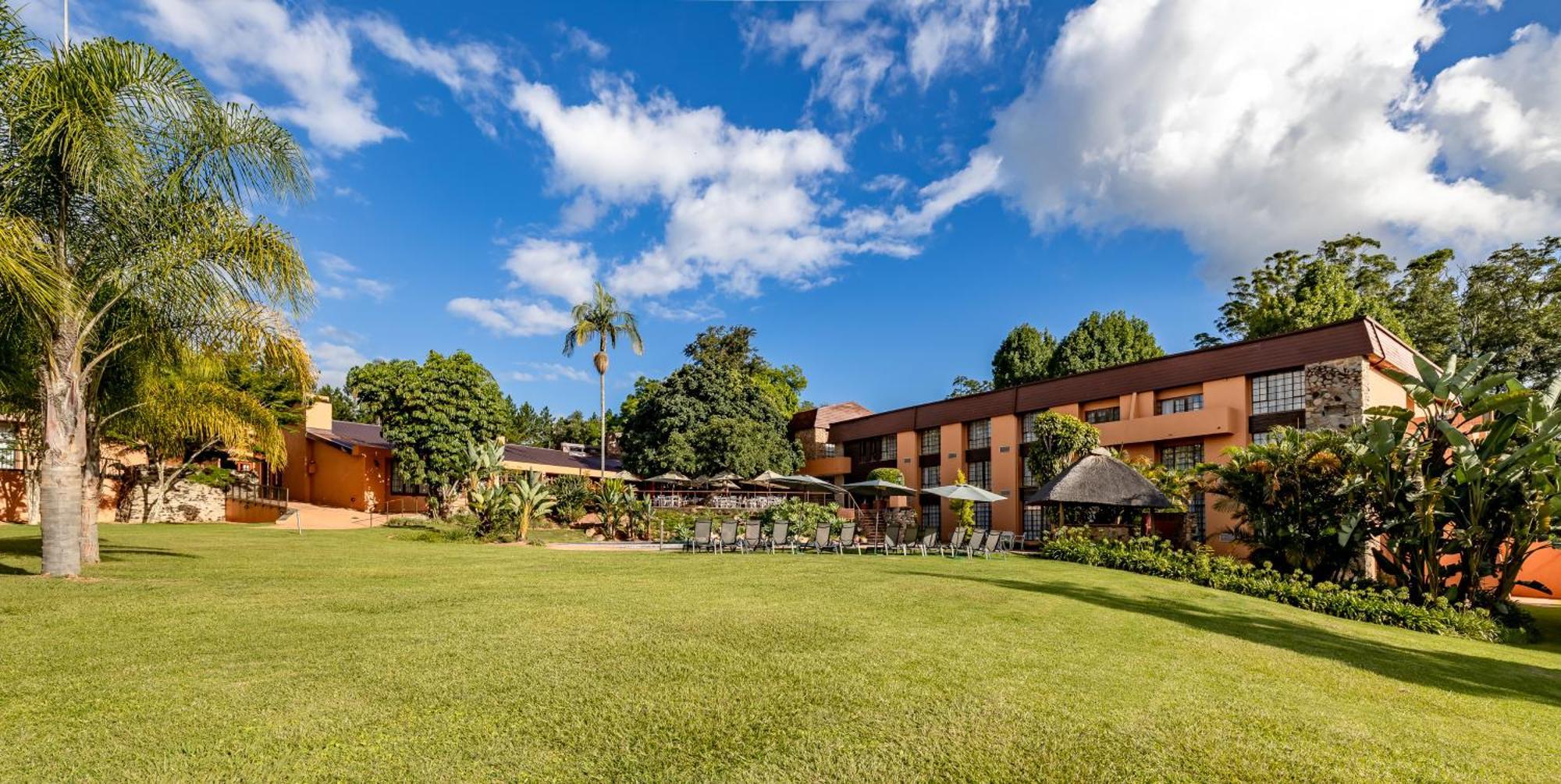 African Sky Hotels - Pine Lake Inn Уайт-Ривер Экстерьер фото