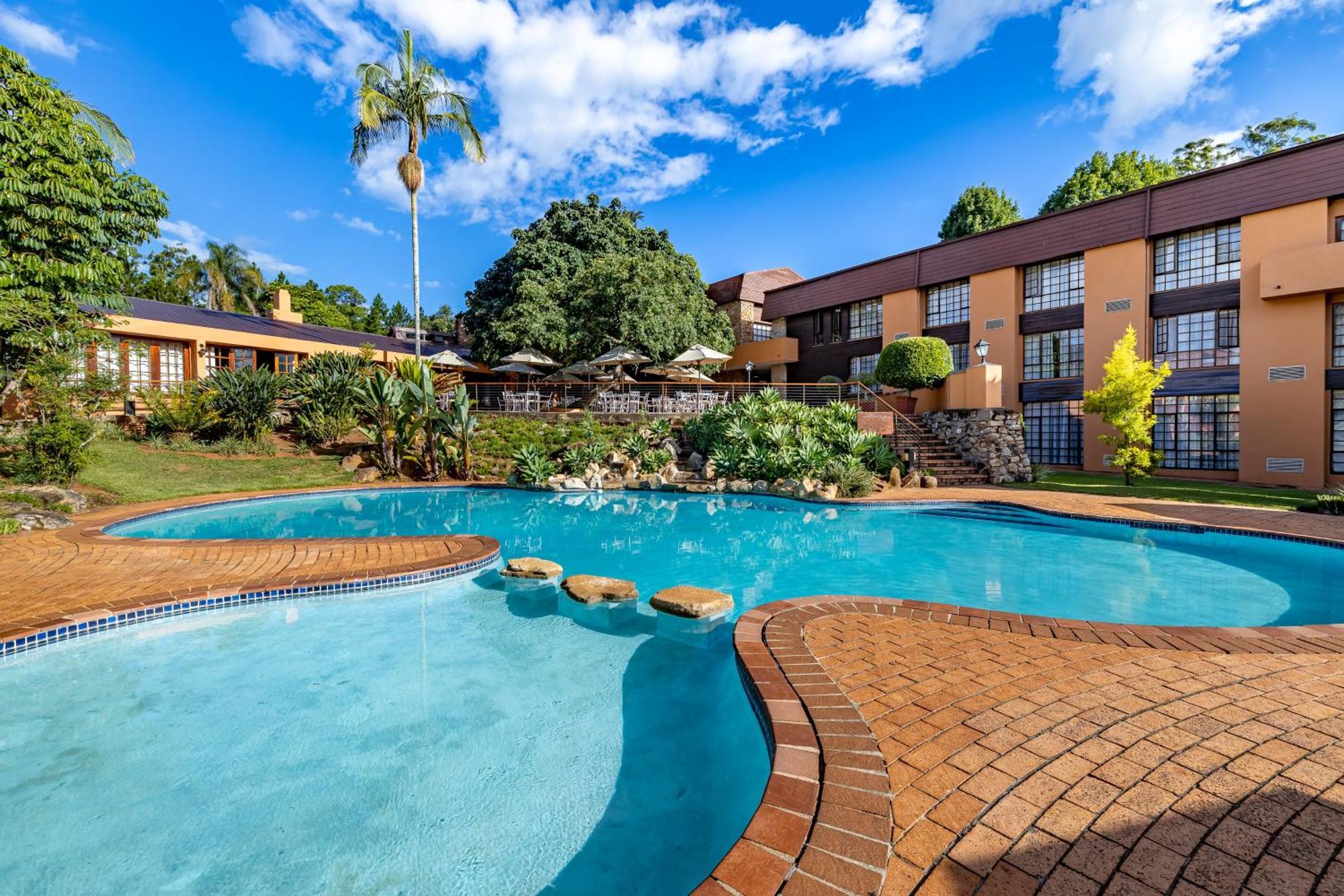 African Sky Hotels - Pine Lake Inn Уайт-Ривер Экстерьер фото