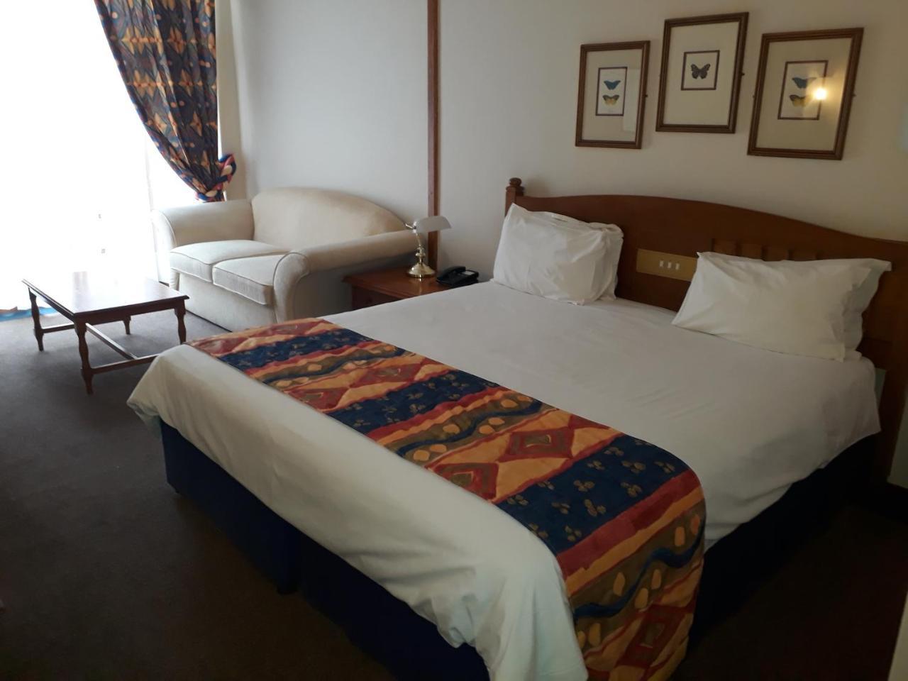 African Sky Hotels - Pine Lake Inn Уайт-Ривер Экстерьер фото